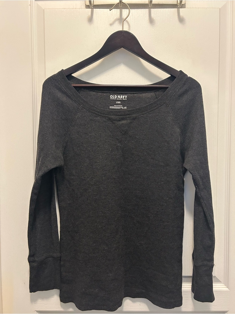 Old Navy Charcoal Long-Sleeve Thermal Tee